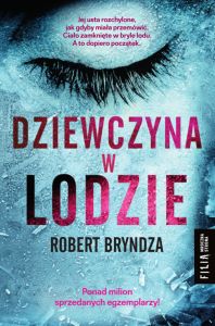 Dziewczyna w lodzie